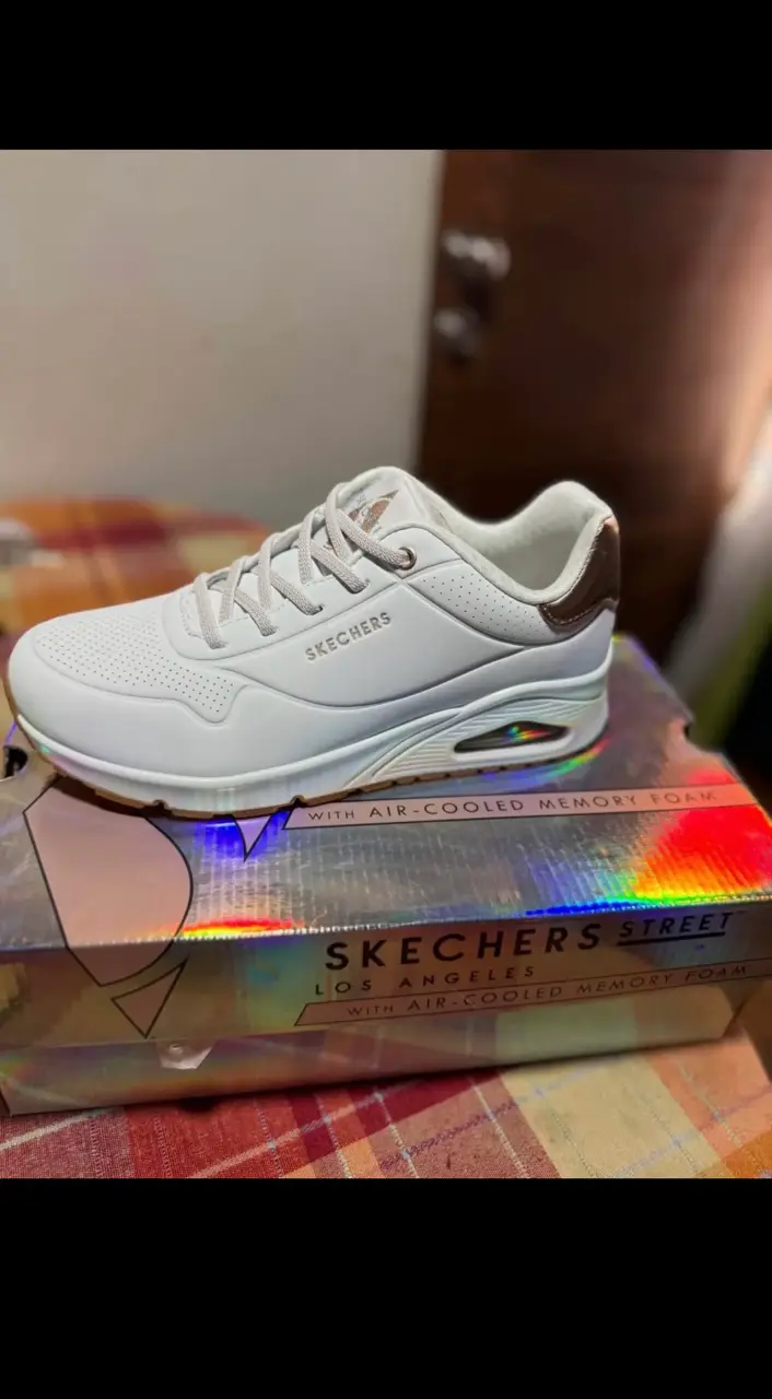 Zapatillas blancas Skechers nuevas - 1