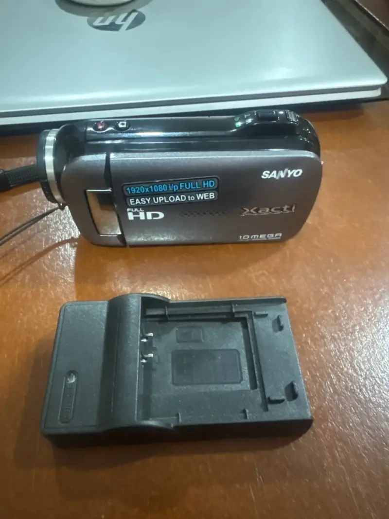 Cámara De Video Filmadora Sanyo Xacti - 3
