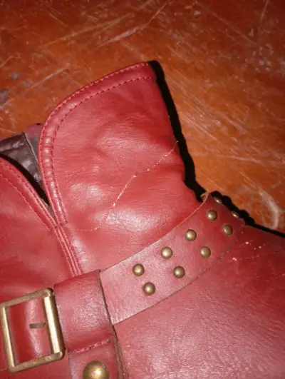 Botas rojas de cuero - miniatura 4