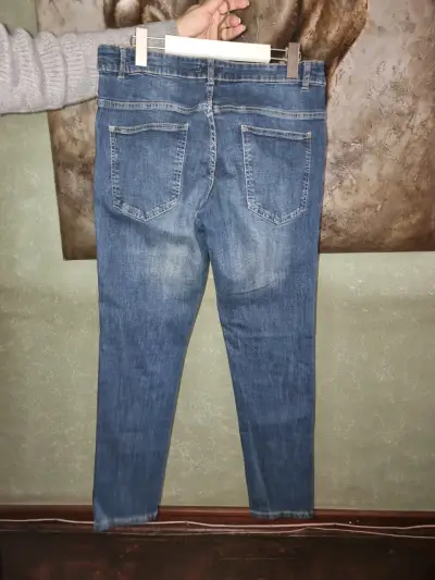 Jeans azul con rayas laterales - miniatura 2