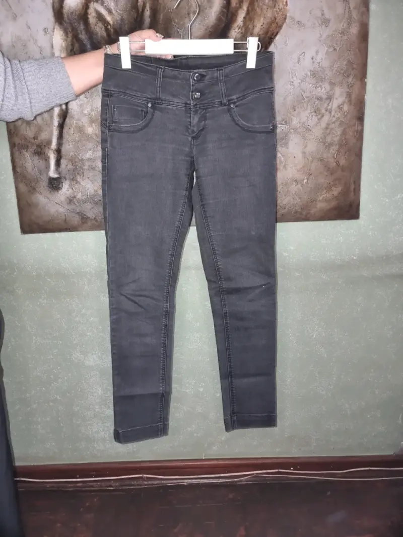 Jeans negros para mujer - 1