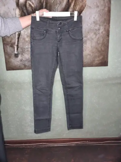 Jeans negros para mujer - miniatura 1