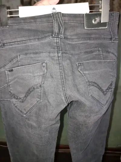 Jeans negros para mujer - miniatura 3