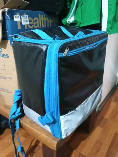Mochila térmica azul y negro - miniatura 1