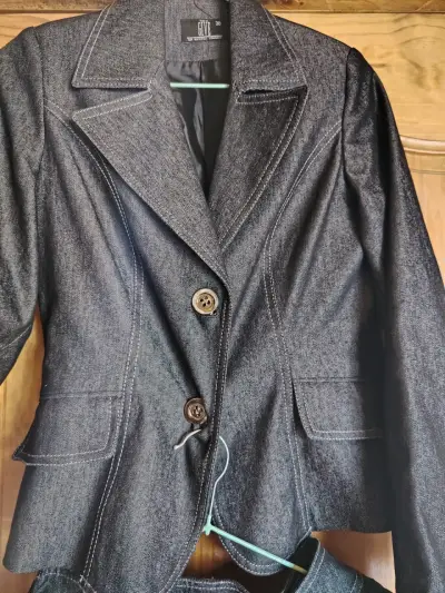 Traje pantalón y blazer negro - miniatura 2