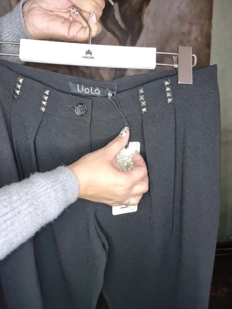 Pantalones negros Liola con etiqueta - 2