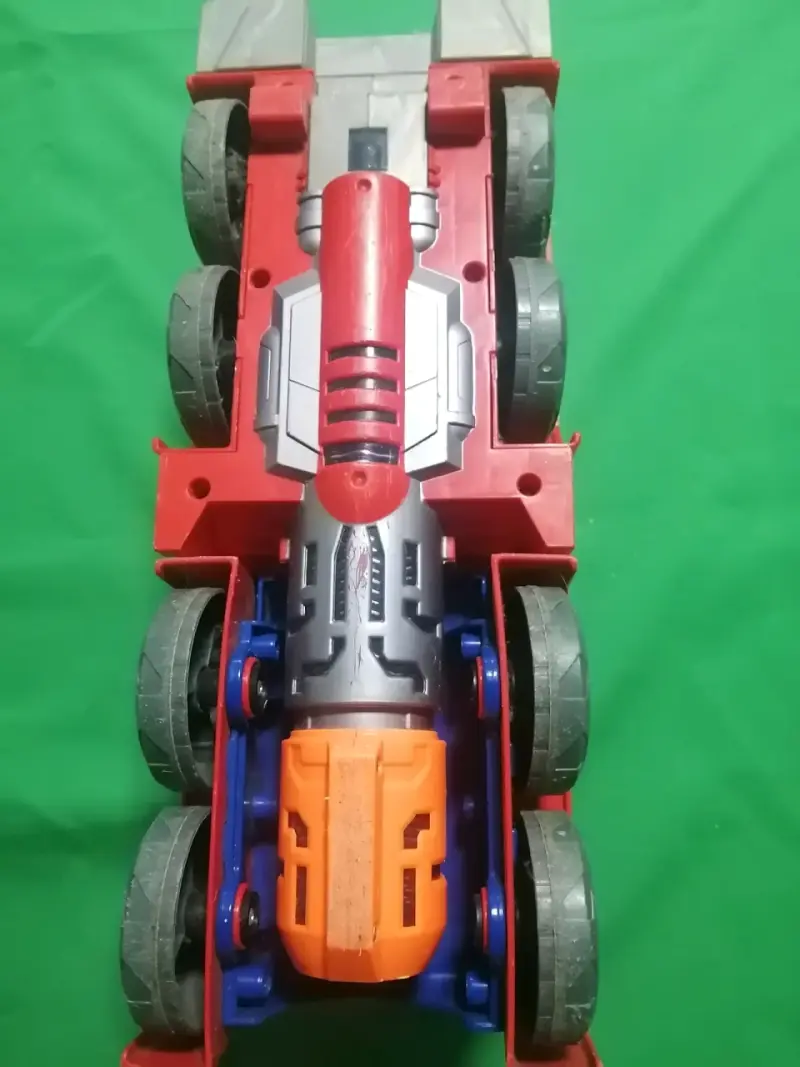 Camión juguete transformable - 3
