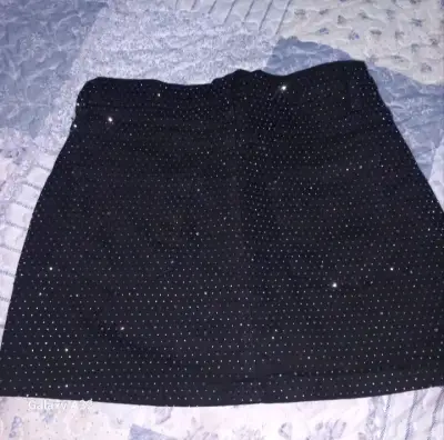 Falda negra con brillo - miniatura 2