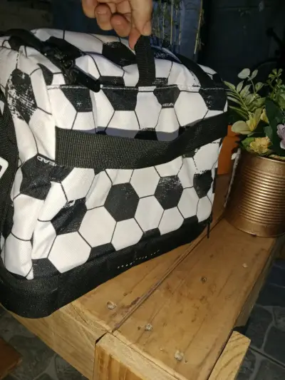Bolso térmico diseño fútbol - miniatura 4