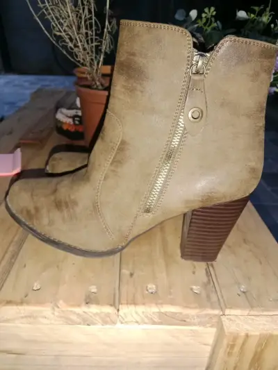 Botas de cuero marrón - miniatura 2