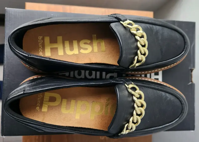 Mocasines negros con cadena dorada - 6