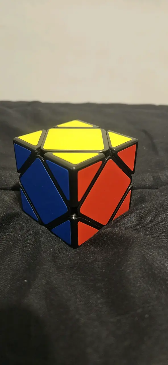 Cubo rubik Skewb - 1