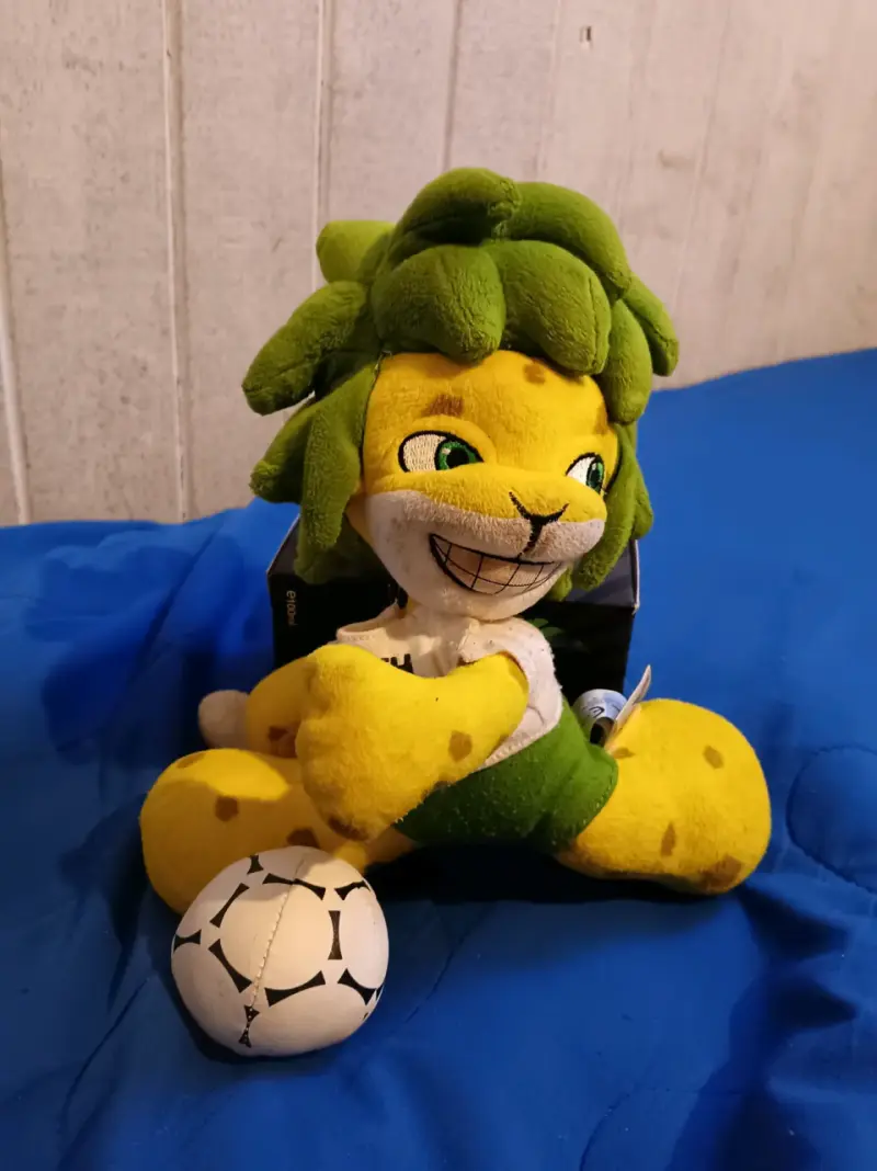 Peluche mascota mundial 2010 zakumi - 2