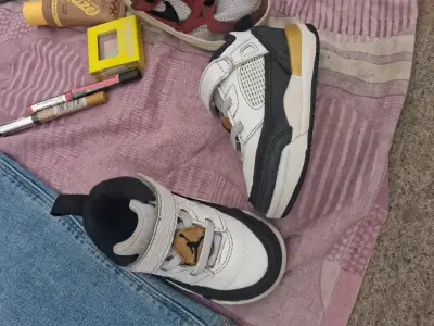 Zapatillas deportivas de niño blancas y negras - miniatura 3