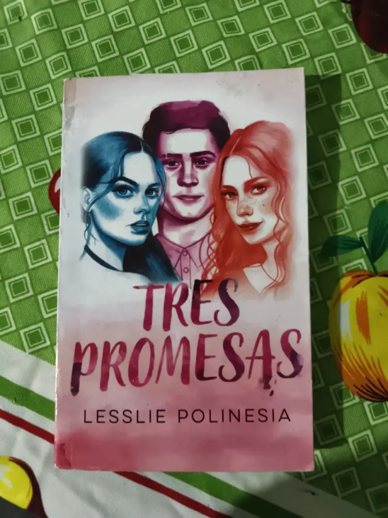 Libro 'Tres Promesas' Lesslie Polinesia - 1