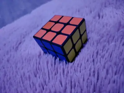 Cubo Rubik colorido - miniatura 2