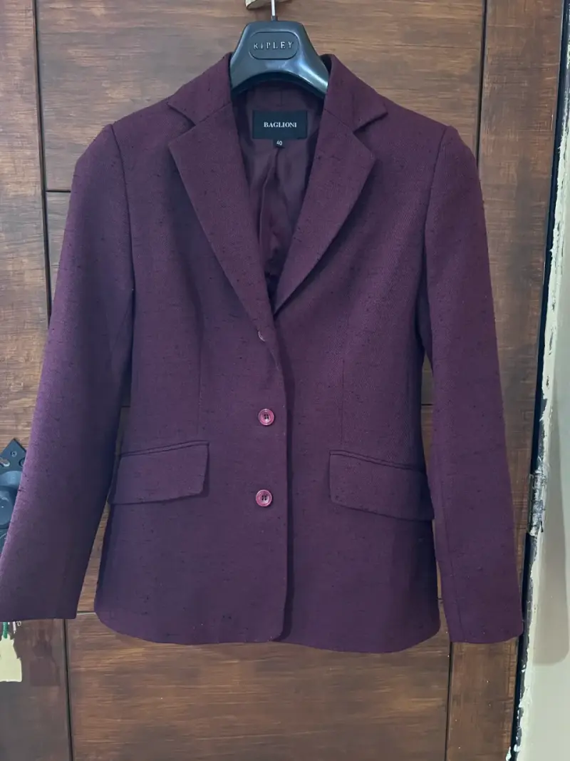 Blazer mujer color burdeo 40