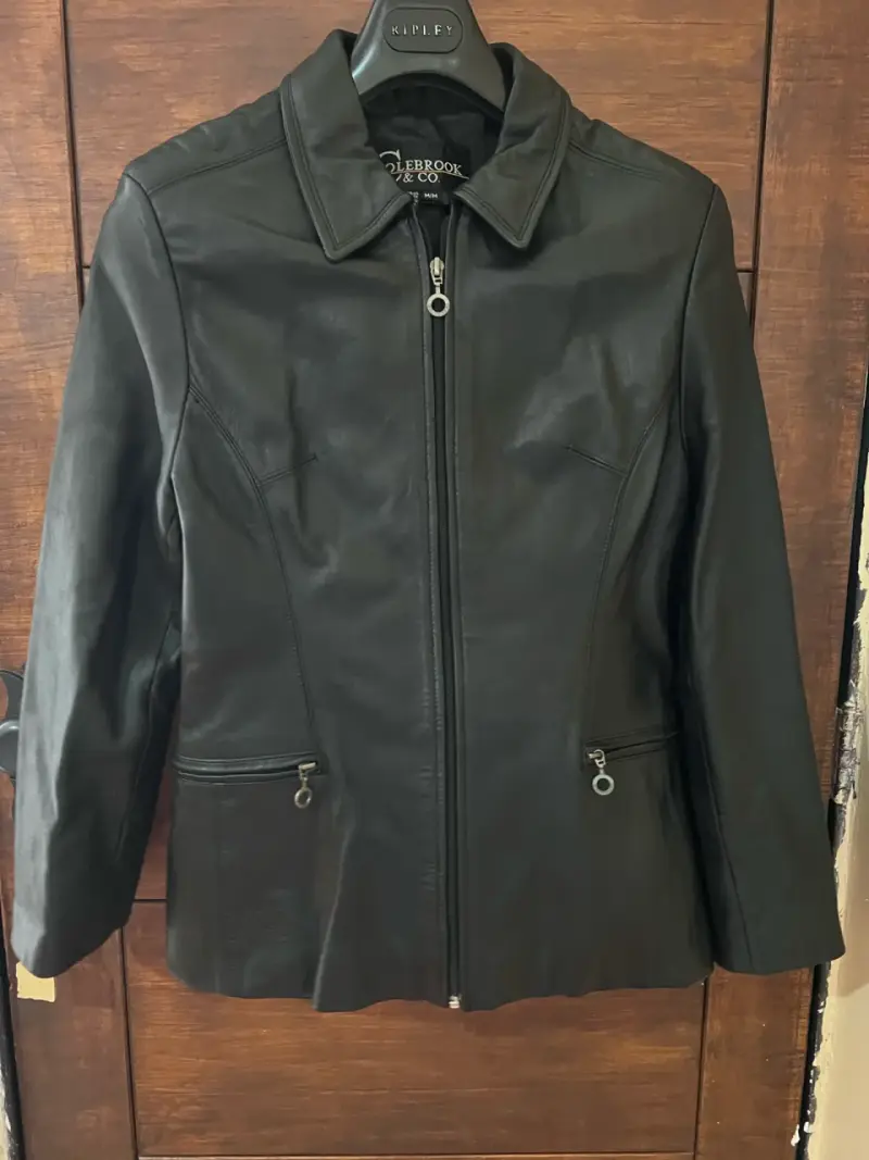 Chaqueta de cuero negra