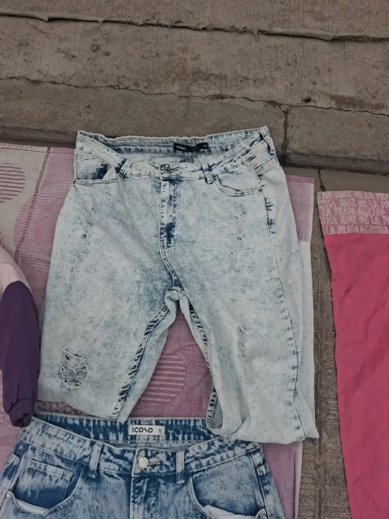 Jeans celestes desgastados