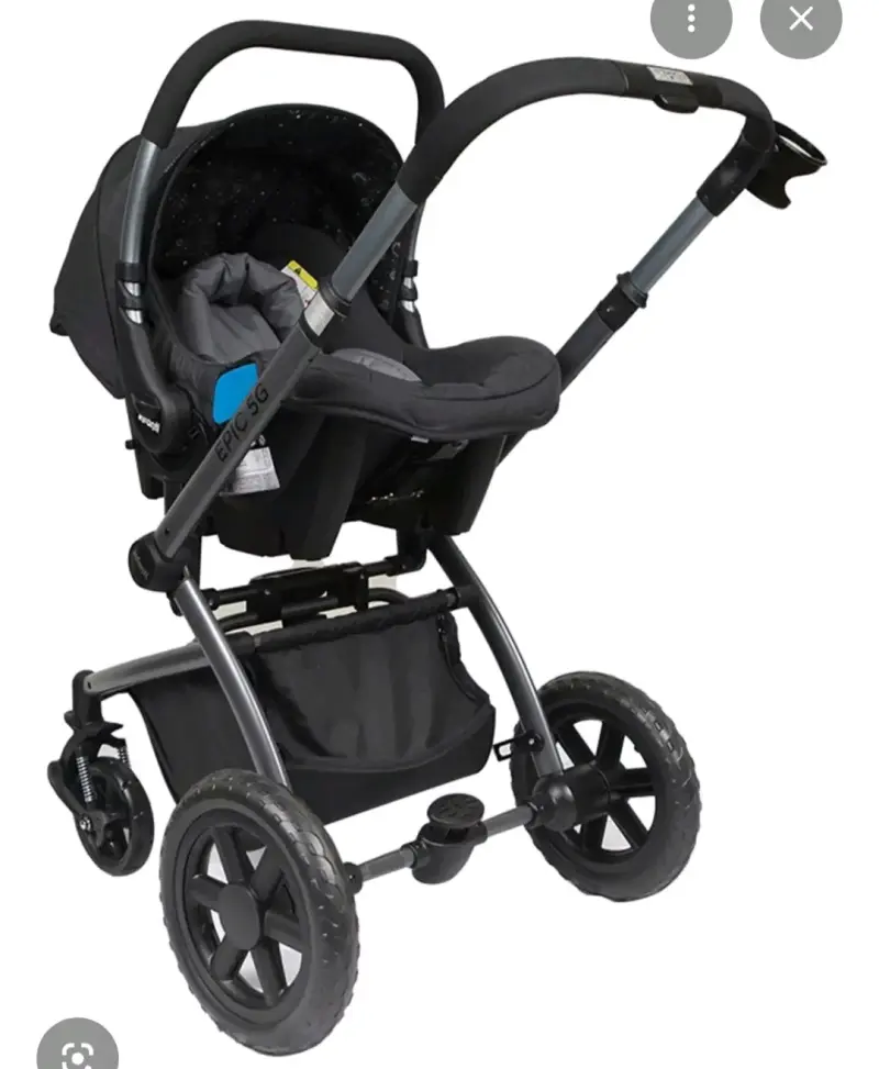 Coche y silla de auto negro - 2