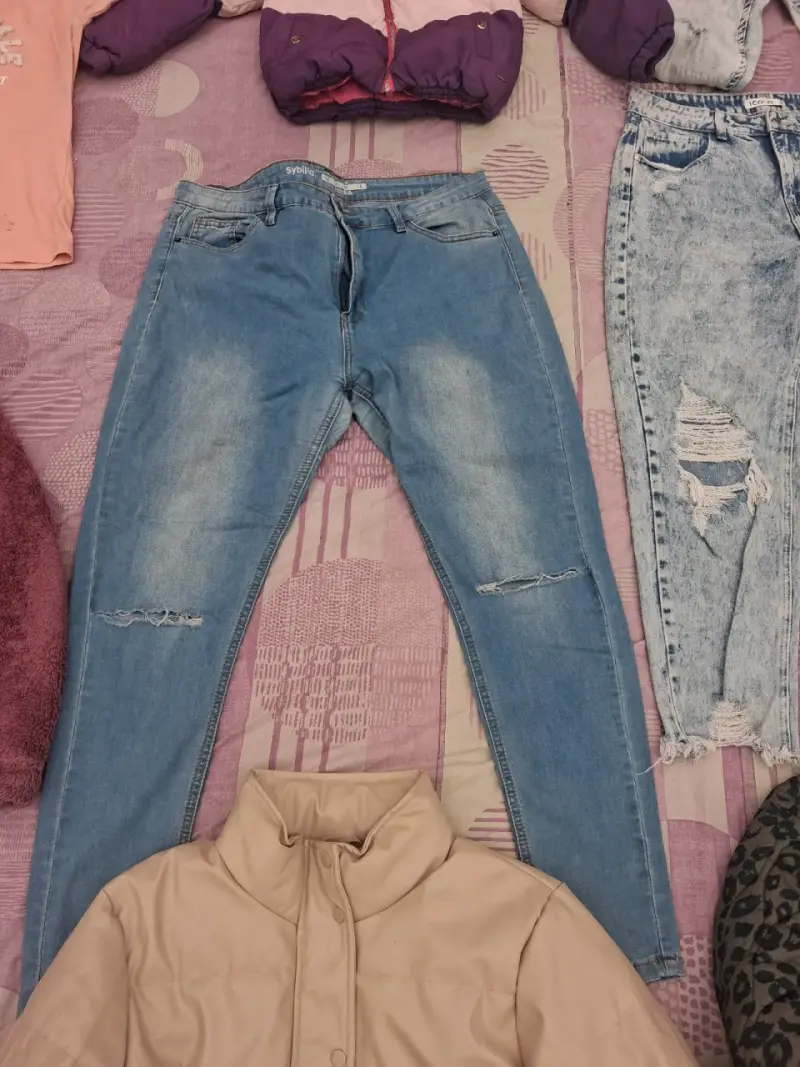 Jeans celestes desgastados