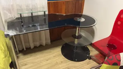 Escritorio de vidrio moderno - miniatura 1