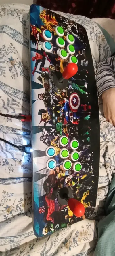Control arcade retro con personajes - miniatura 2