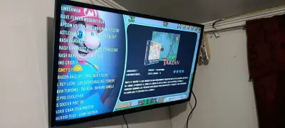 Control arcade retro con personajes - miniatura 3