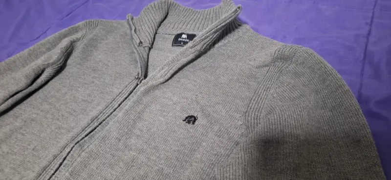 Chomba gris con cierre - 3