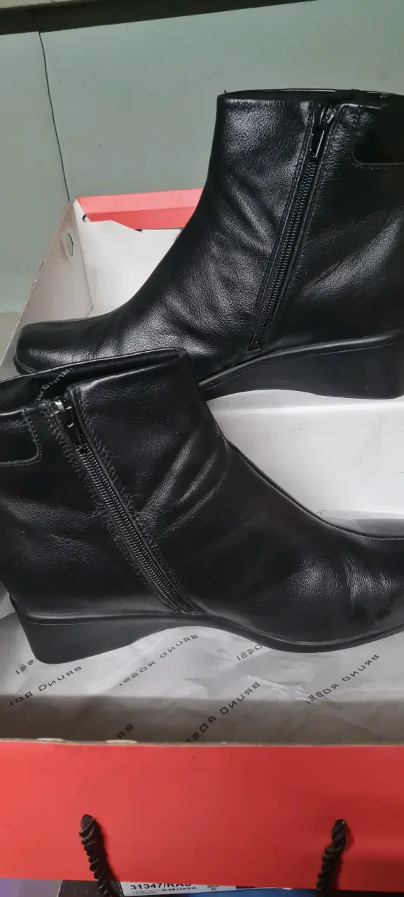 Botines de cuero negro con cierre Bruno Rossi - 1
