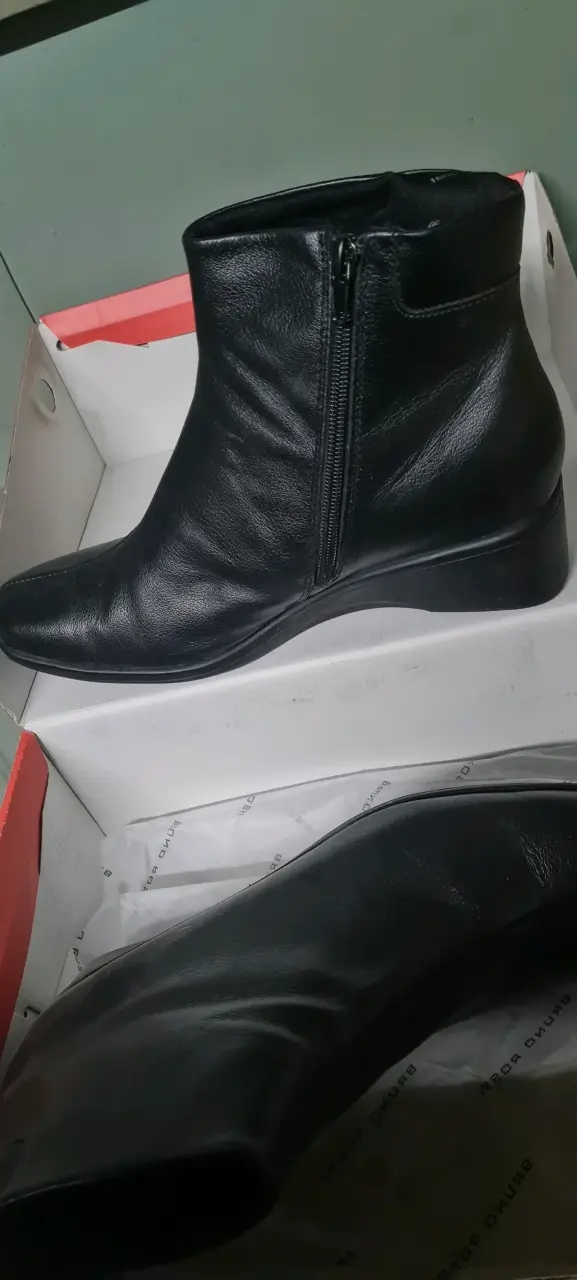 Botines de cuero negro con cierre Bruno Rossi - 2