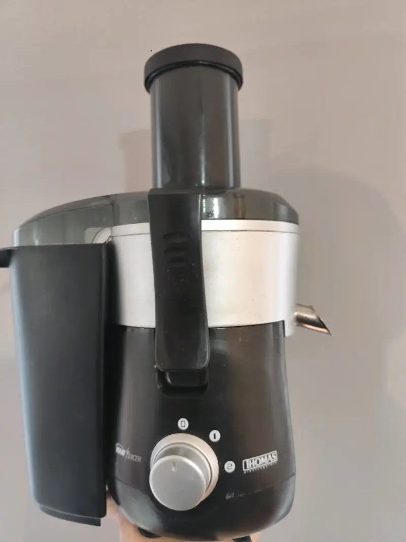 Extractor de jugo Thomas negro - 1