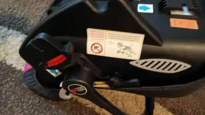 Silla portabebé para auto - miniatura 2