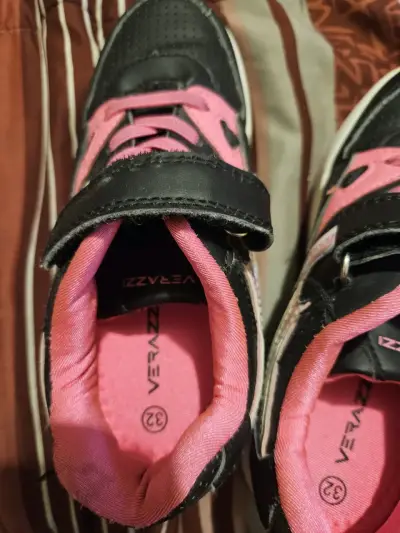 Zapatillas negras con ruedas Verazzi - miniatura 2