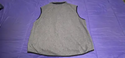Chaleco sin mangas gris y azul - miniatura 4