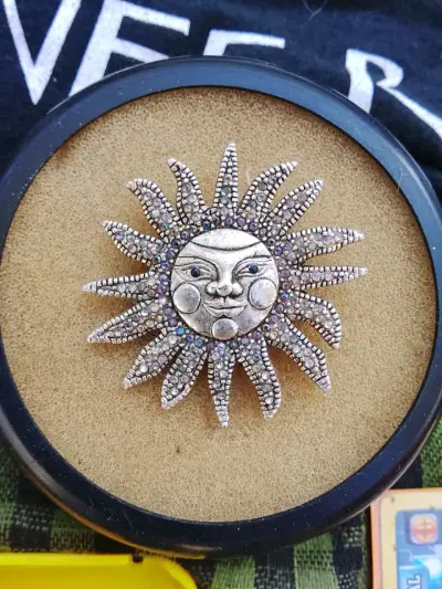Broche de sol con piedras - miniatura 1