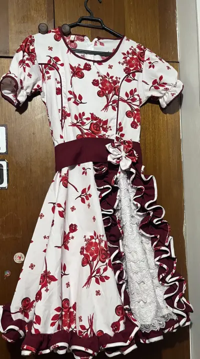 Vestido folclórico blanco y rojo - miniatura 1