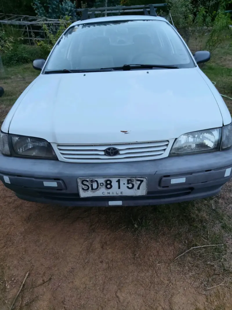 Auto Toyota Tercel 98 blanco - 1