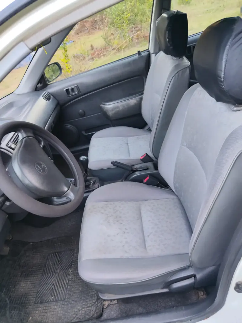 Auto Toyota Tercel 98 blanco - 5