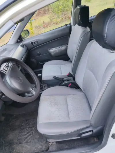 Auto Toyota Tercel 98 blanco - miniatura 5