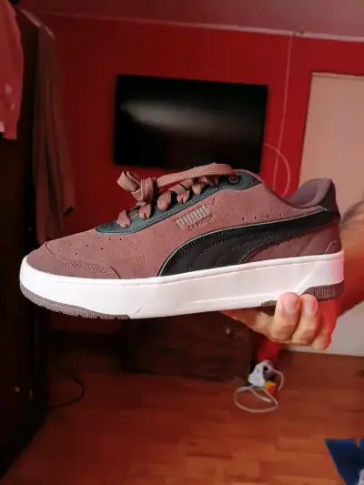 Zapatillas Puma marrón y negro - miniatura 1