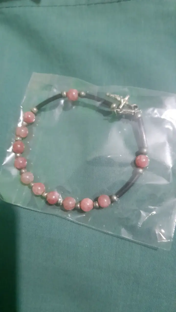 Pulsera de cuentas rosas
