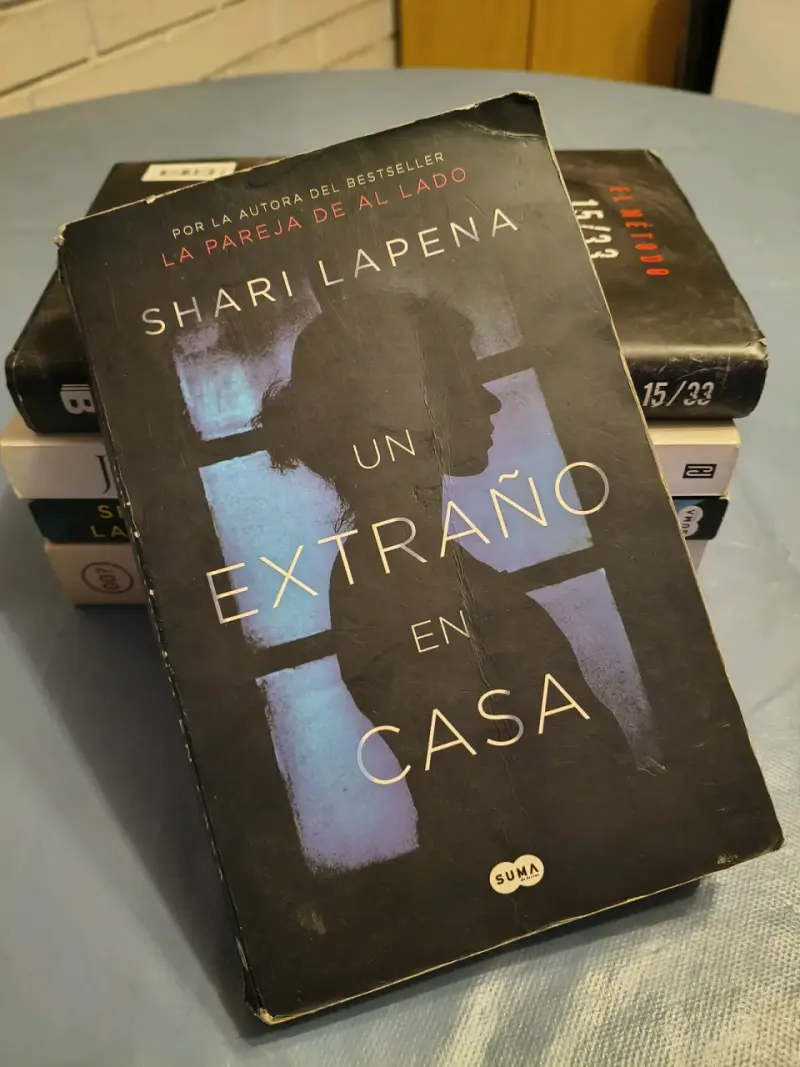 Un extraño en casa - Shari Lapena