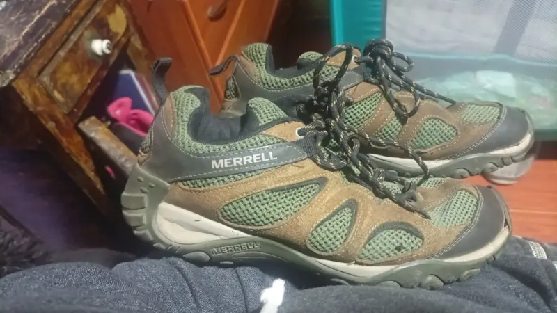 Zapatillas outdoor Merrell verdes