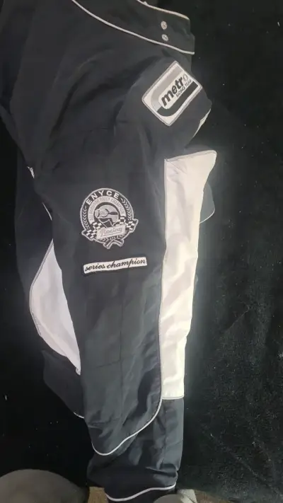 Chaqueta negra con logos - miniatura 3