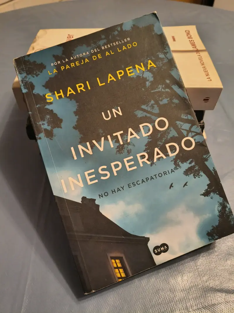 Libro 'Un invitado inesperado'