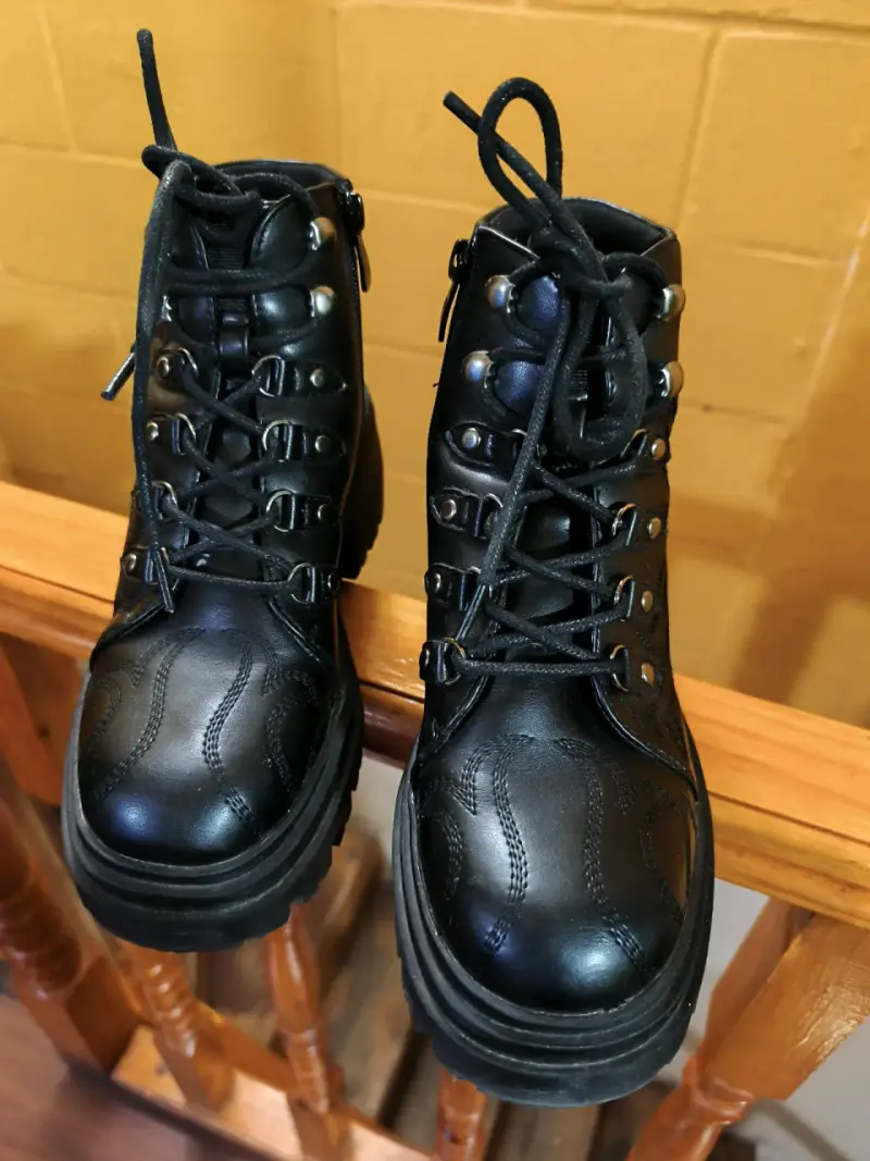 Botas negras de cuero - 5