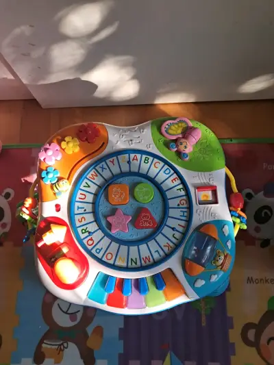Mesa de juego interactiva infantil - miniatura 1