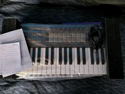Controlador MIDI Novation FLKey 37 - miniatura 4