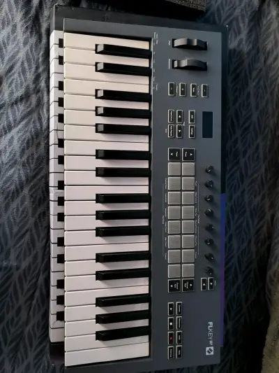 Controlador MIDI Novation FLKey 37 - miniatura 6